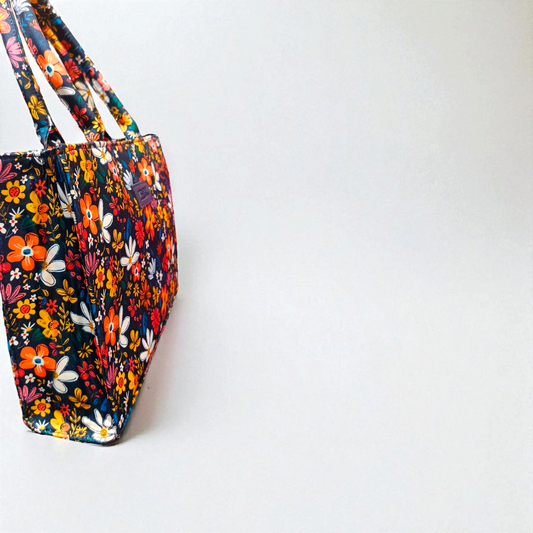 ZELLBURY Daisy Charm Canvas Tote